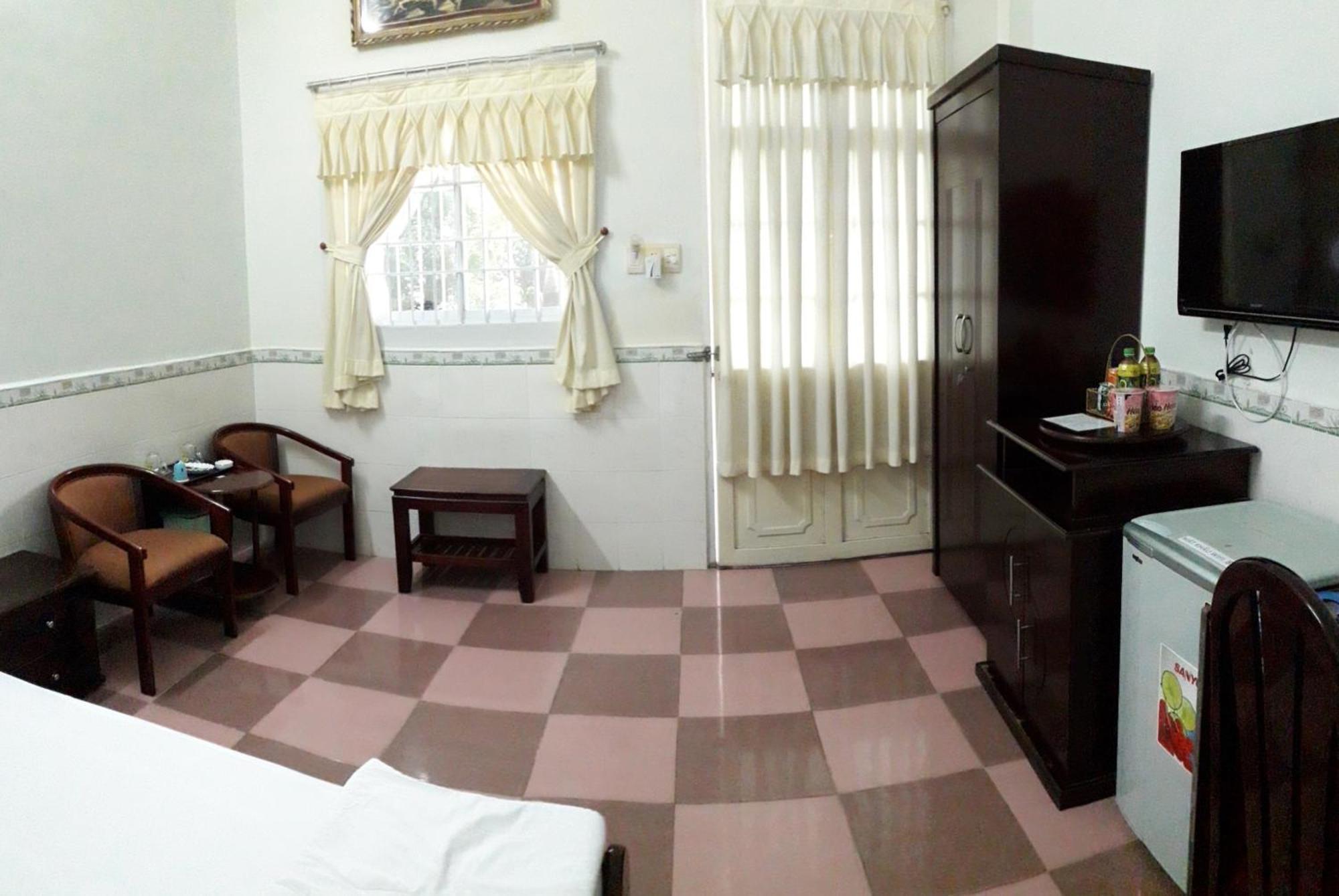 Khách Sạn Ngọc Hân Ap Vinh Phu Exterior foto